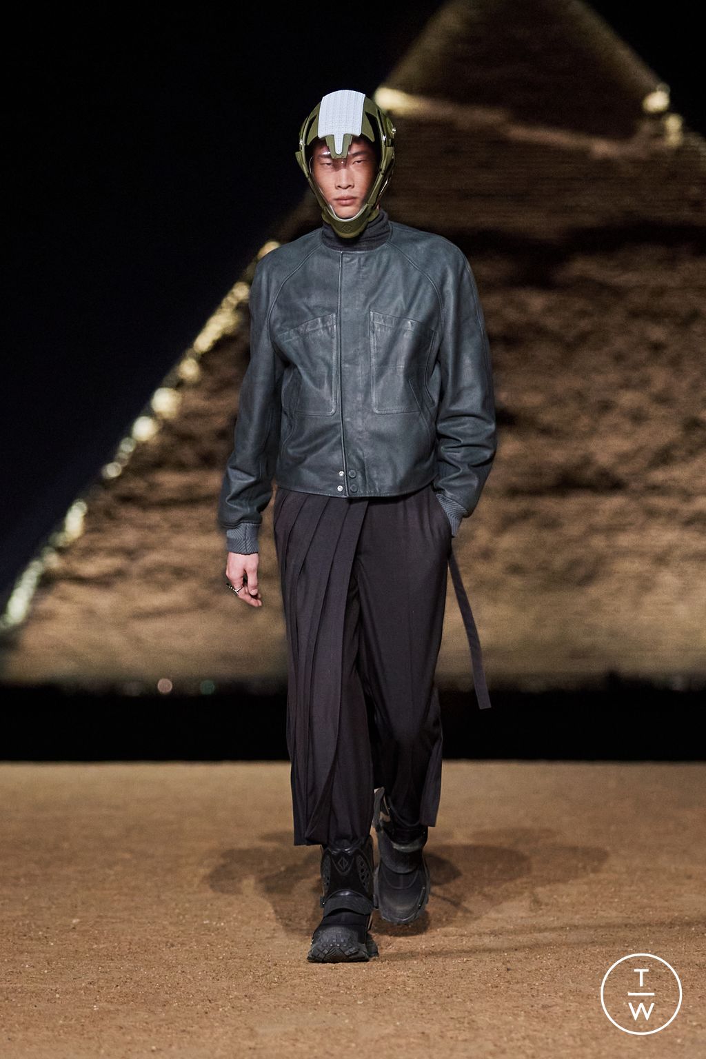 Fashion Week Paris Pre-Fall 2023 look 64 from the Dior Men collection 男装