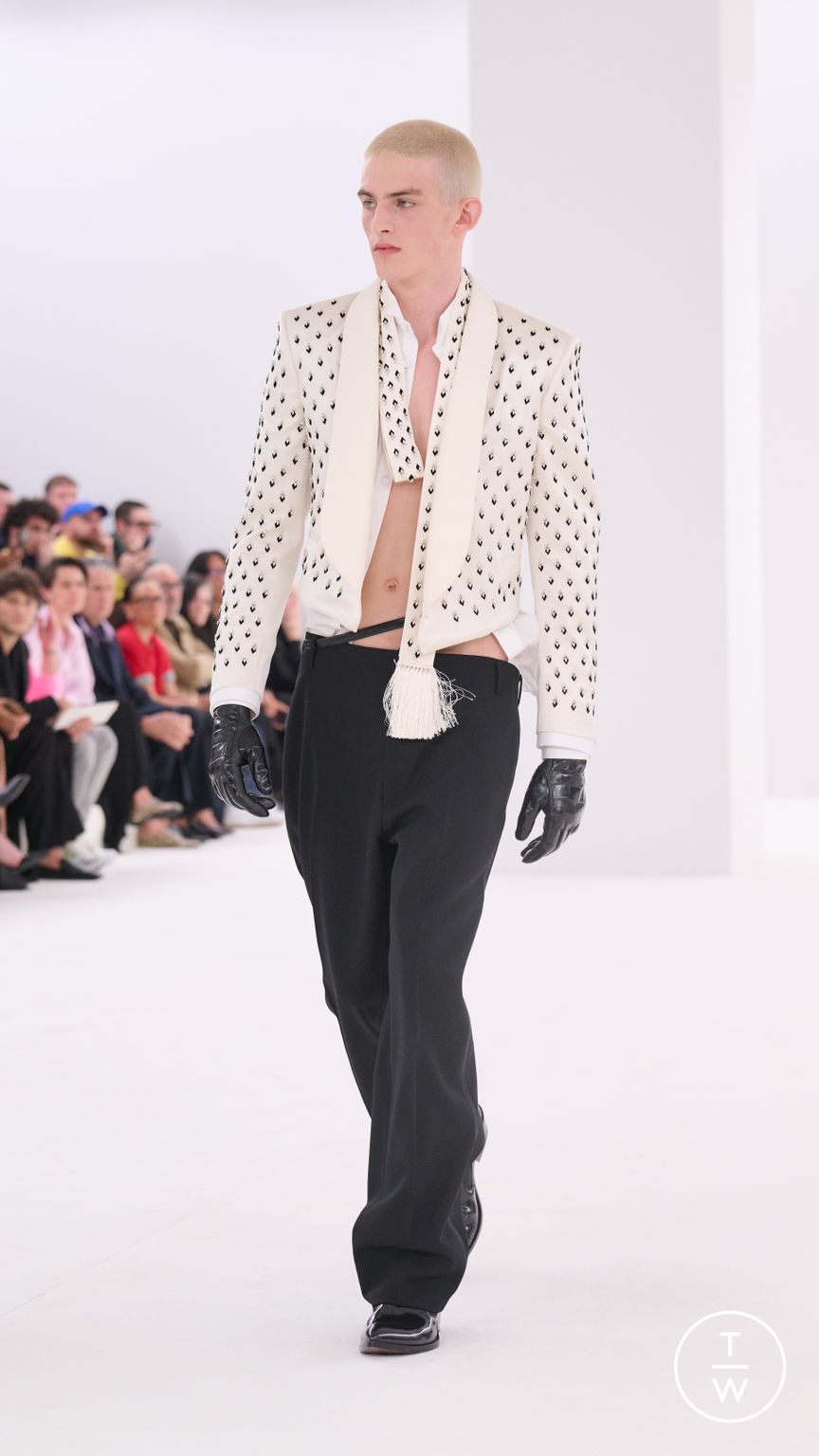 Fashion Week Paris Fall/Winter 2026 look 62 from the Tom Ford collection womenswear