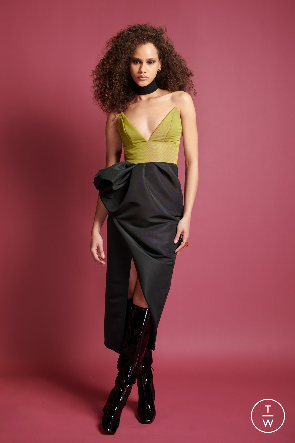 Fashion Week New York Resort 2024 look 6 de la collection Bibhu Mohapatra womenswear