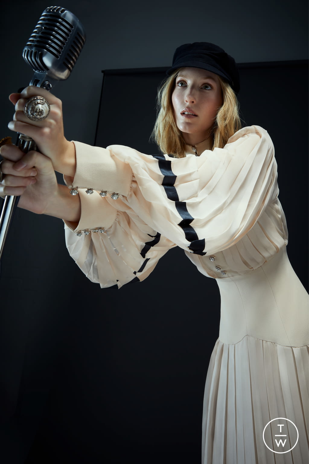 Fashion Week London Fall/Winter 2021 look 7 from the Temperley London collection womenswear