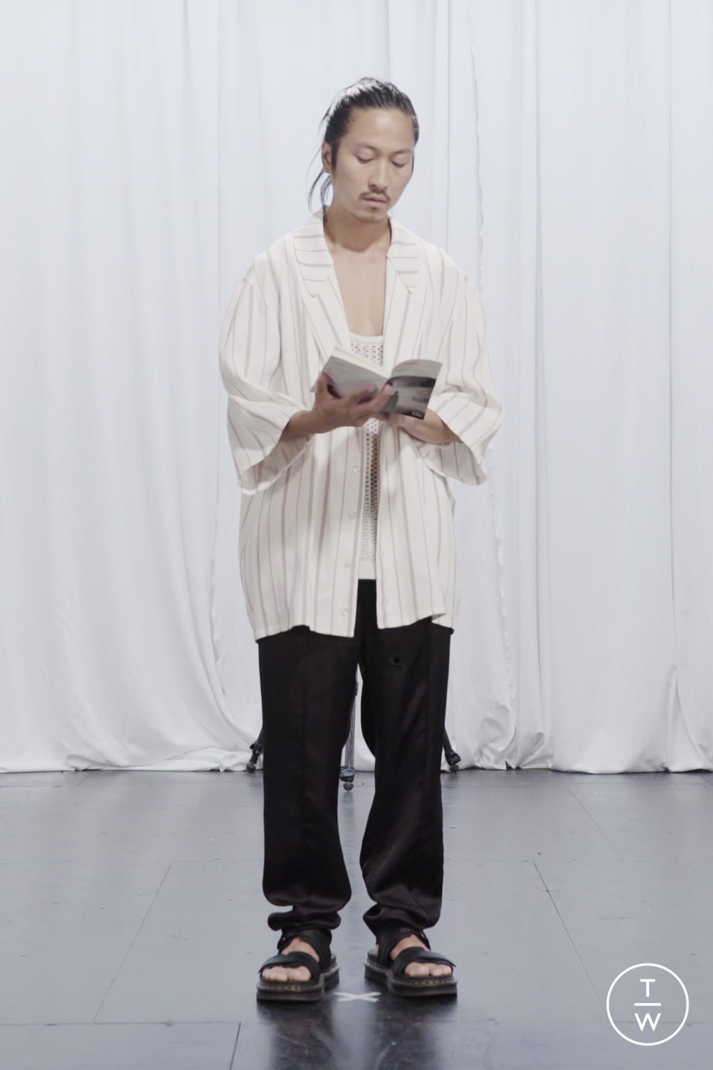 Fashion Week Paris Spring/Summer 2021 look 7 from the LGN Louis Gabriel Nouchi collection 男装