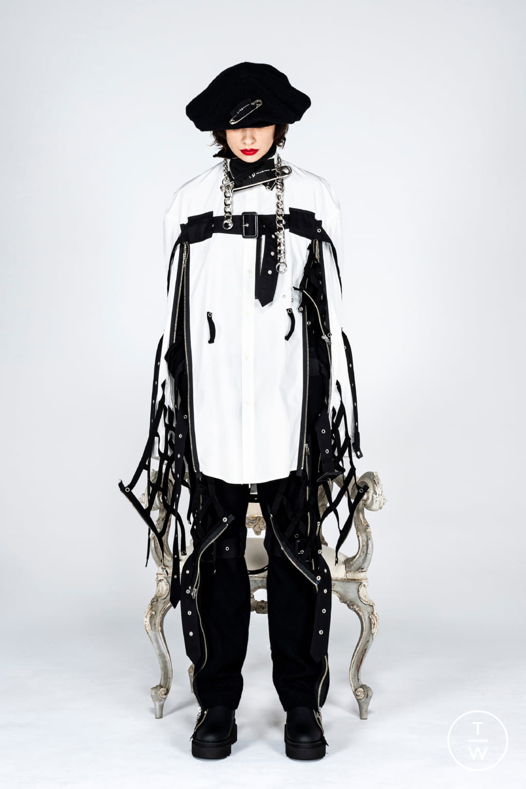 Fashion Week Paris Fall/Winter 2021 look 9 from the Takahiromiyashita The Soloist collection 男装