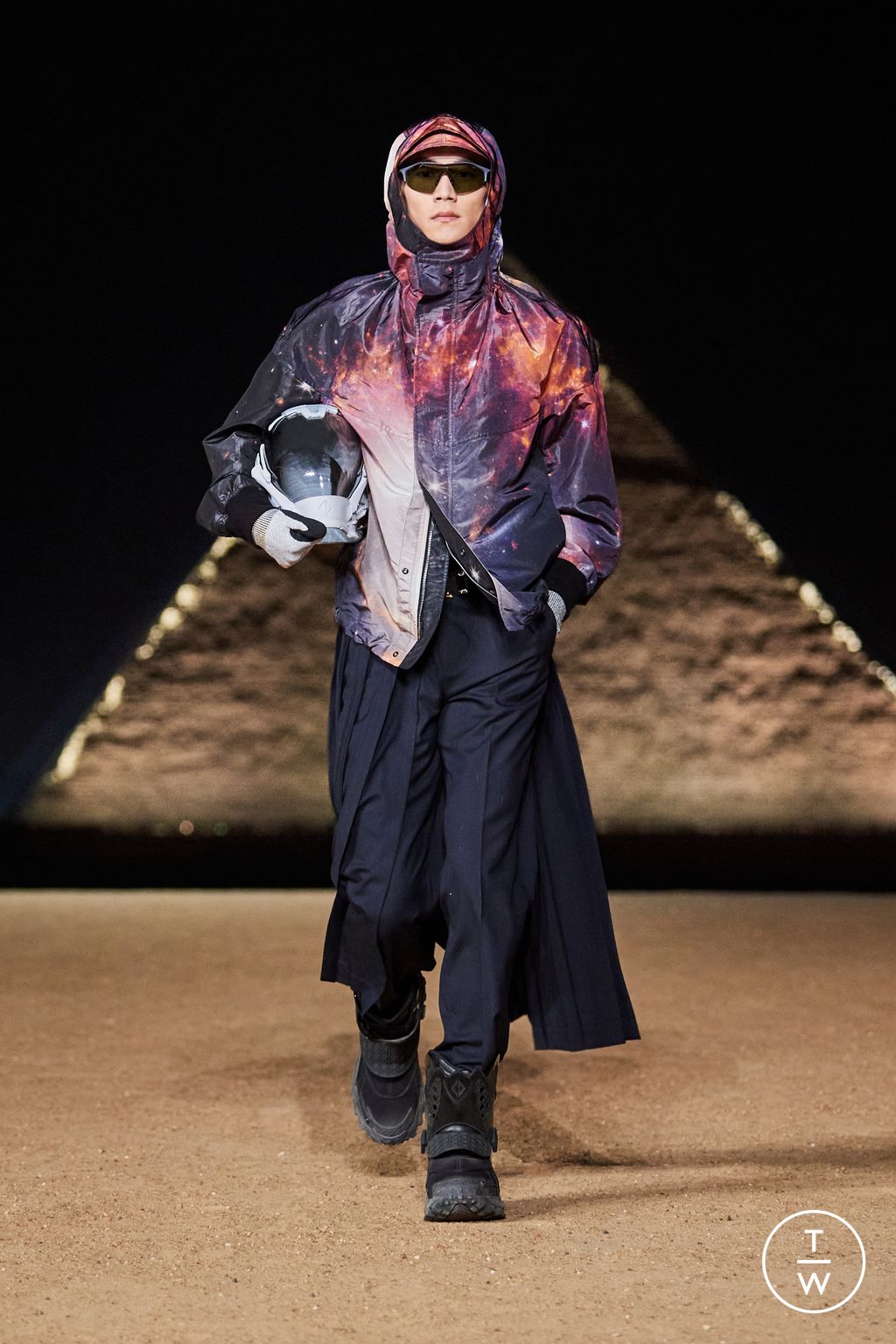 Fashion Week Paris Pre-Fall 2023 look 72 from the Dior Men collection menswear