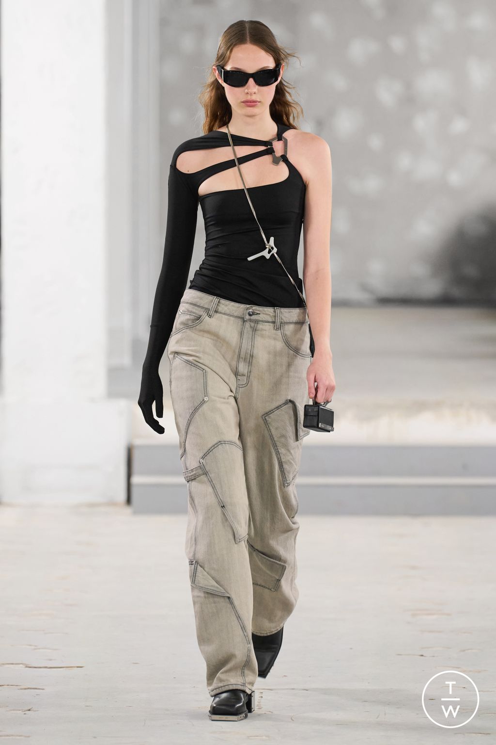 Fashion Week Paris Spring/Summer 2023 look 8 from the Heliot Emil collection womenswear