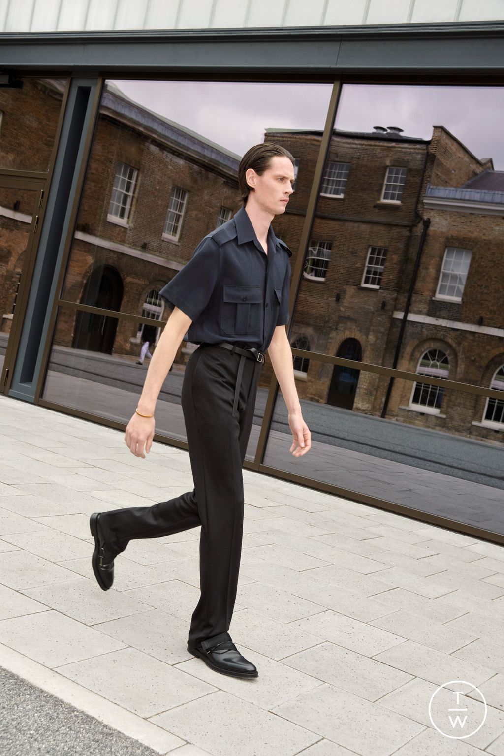 Fashion Week London Spring/Summer 2023 look 8 from the Dunhill collection menswear