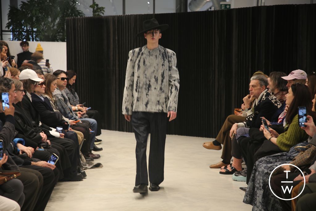Fashion Week Milan Fall/Winter 2026 look 8 from the Victor Hart collection menswear