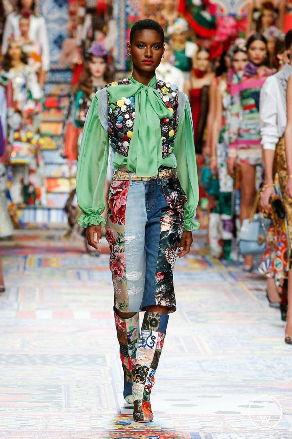 Fashion Week Milan Spring/Summer 2021 look 88 from the Dolce & Gabbana collection womenswear