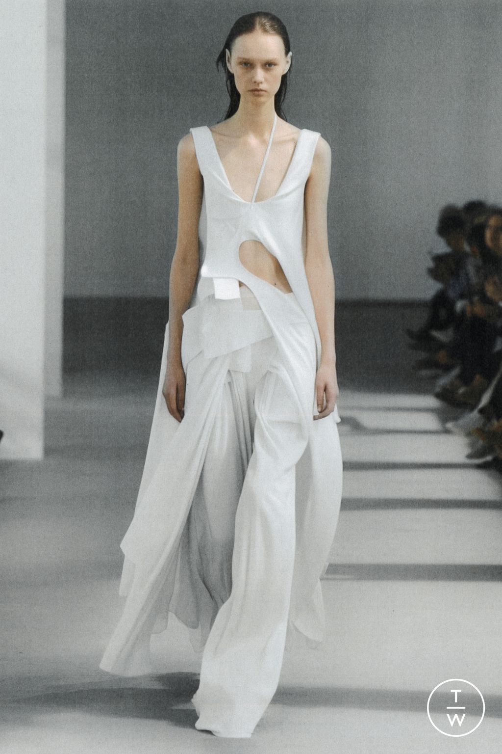 Fashion Week Paris Spring/Summer 2024 look 9 from the Heliot Emil collection 女装