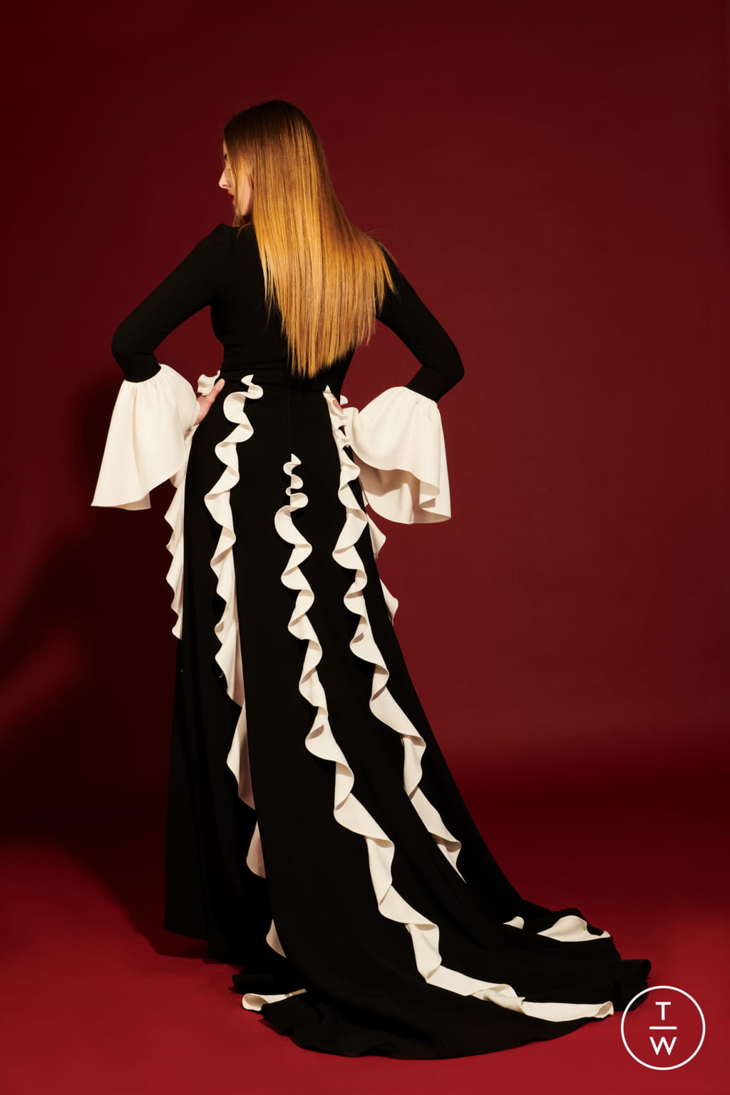 Fashion Week New York Pre-Fall 2022 look 9 from the Christian Siriano collection 女装