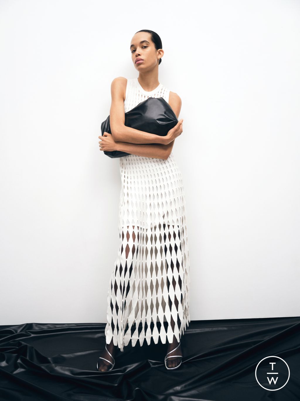 Fashion Week New York Pre-Fall 2025 look 9 from the Simkhai collection womenswear