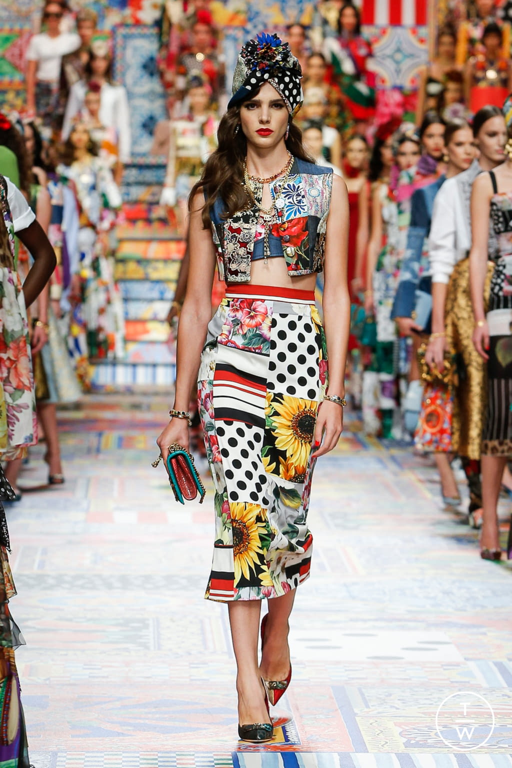 Fashion Week Milan Spring/Summer 2021 look 95 from the Dolce & Gabbana collection womenswear