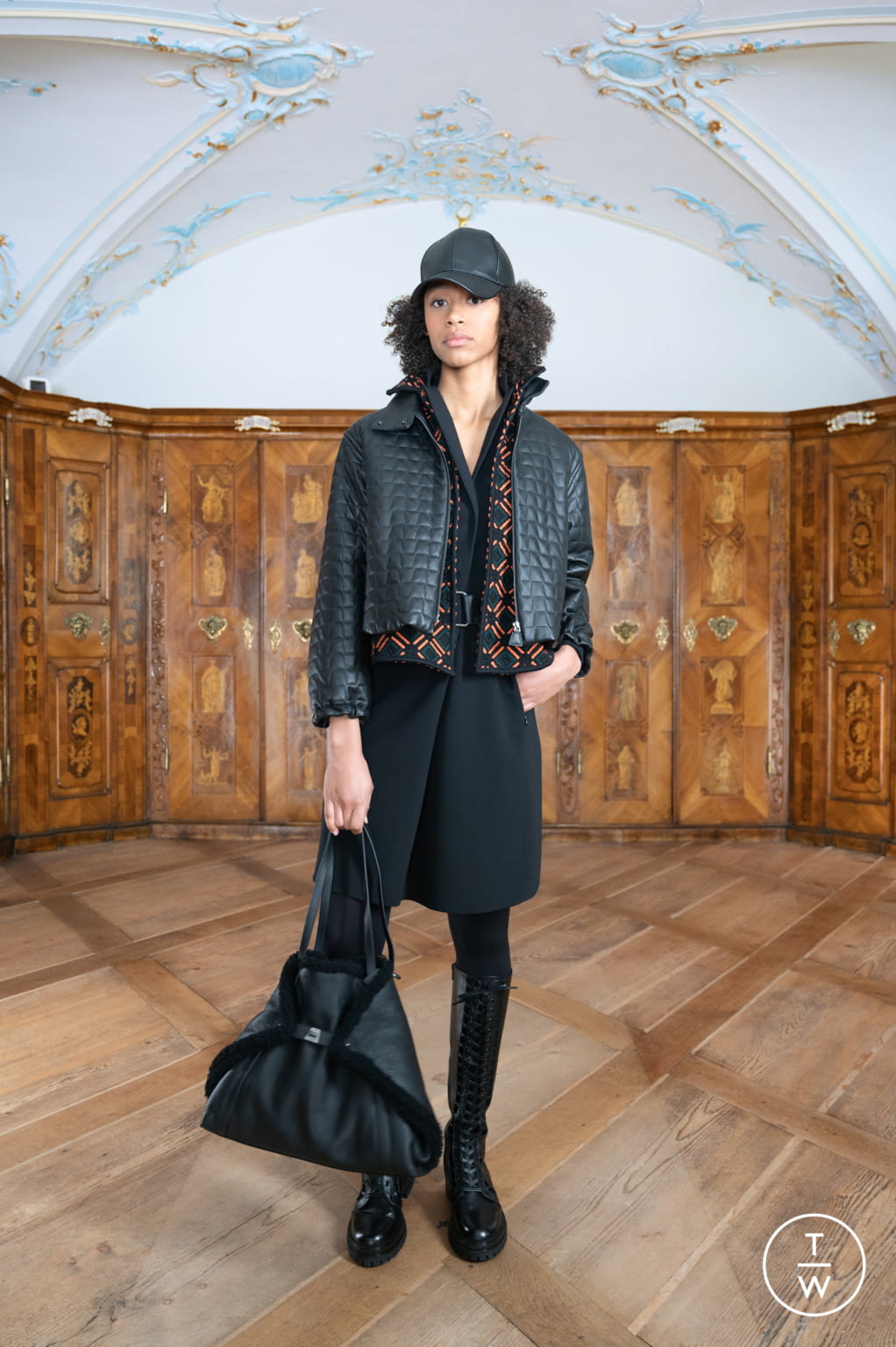 Fashion Week Paris Fall/Winter 2021 look 11 from the Akris collection 女装