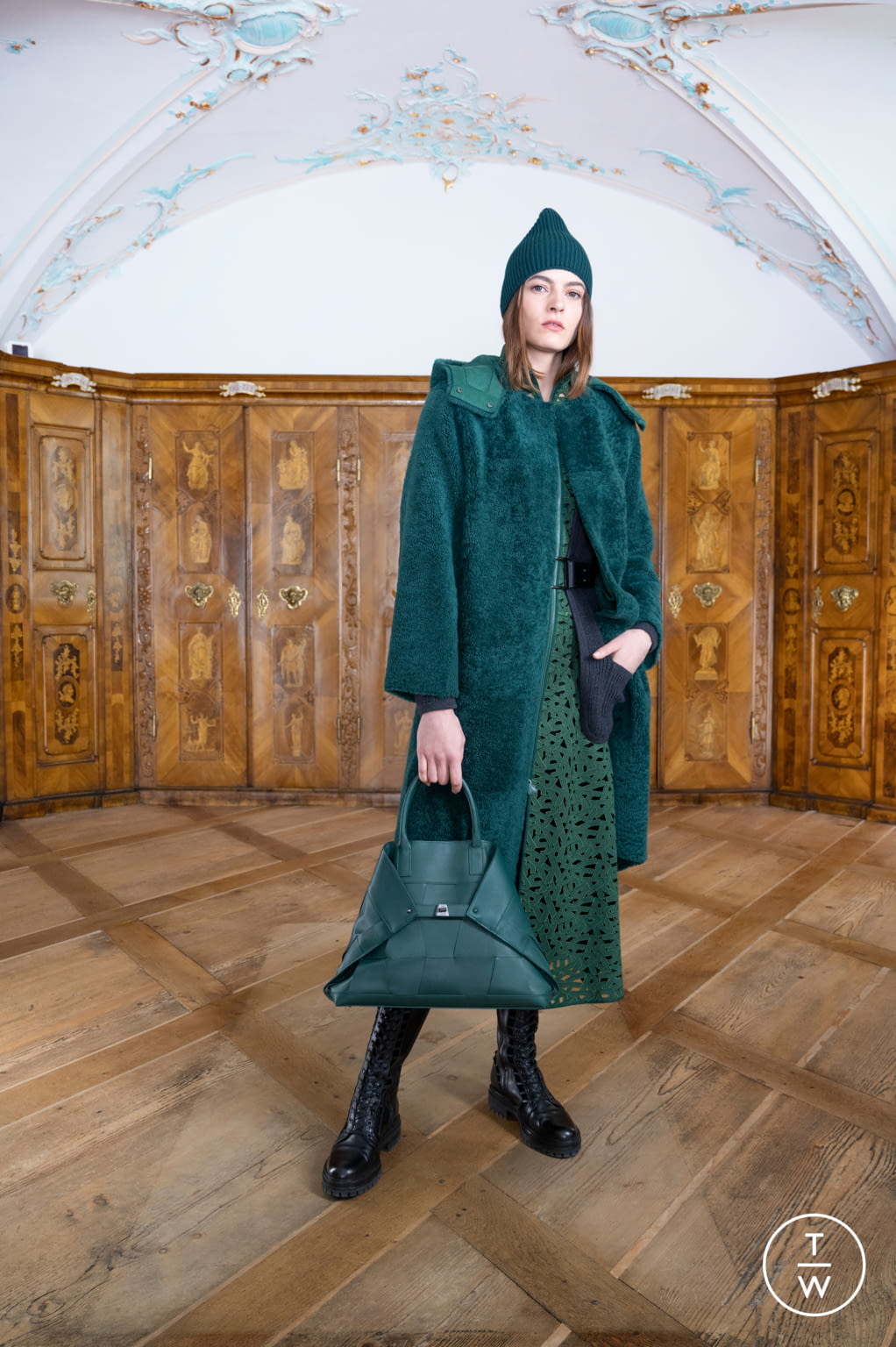Fashion Week Paris Fall/Winter 2021 look 17 from the Akris collection 女装