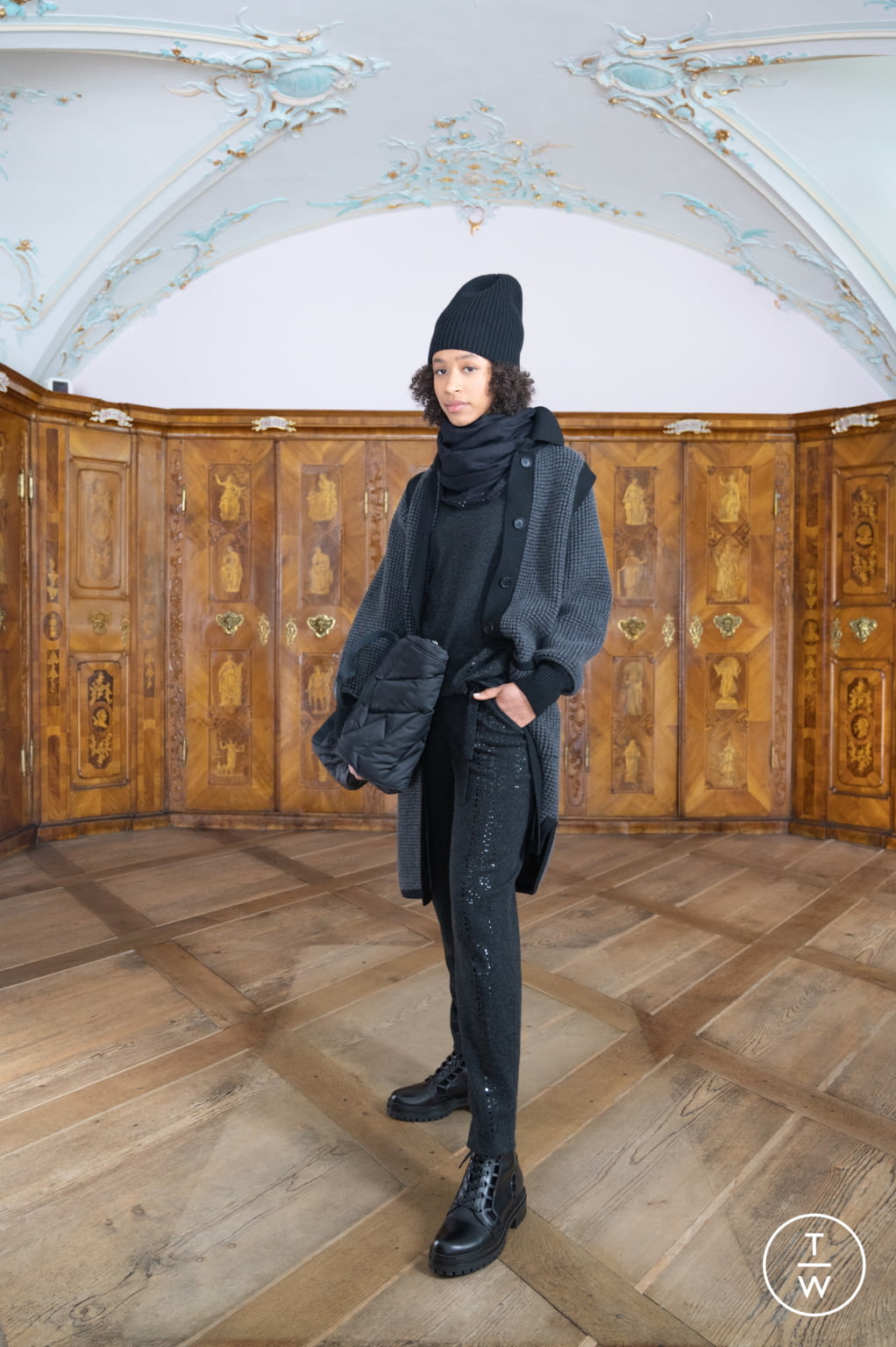 Fashion Week Paris Fall/Winter 2021 look 25 from the Akris collection womenswear