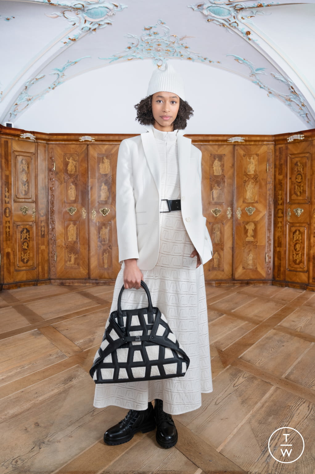 Fashion Week Paris Fall/Winter 2021 look 9 from the Akris collection 女装
