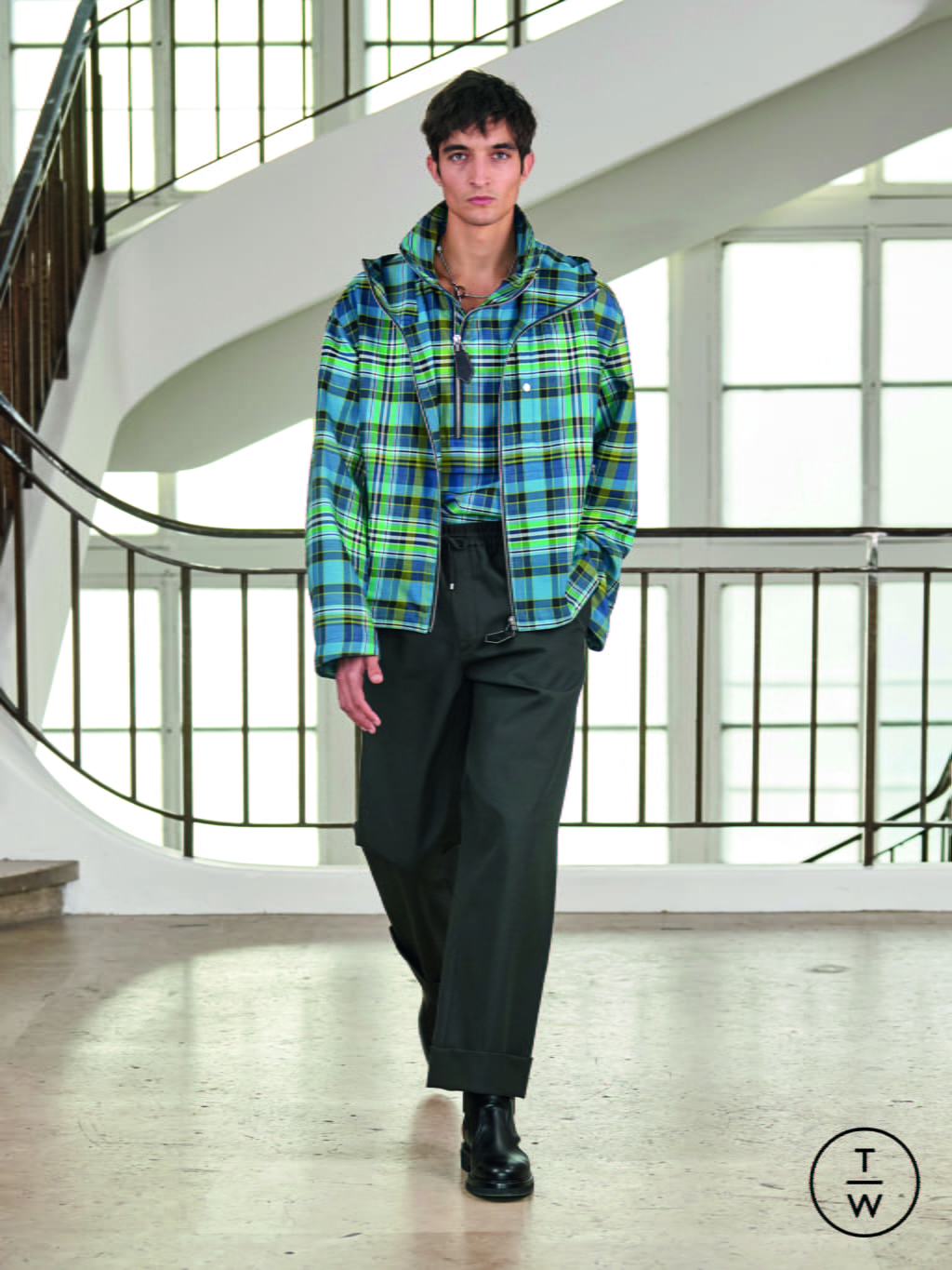 Fashion Week Paris Fall/Winter 2021 look 3 from the Hermès collection menswear