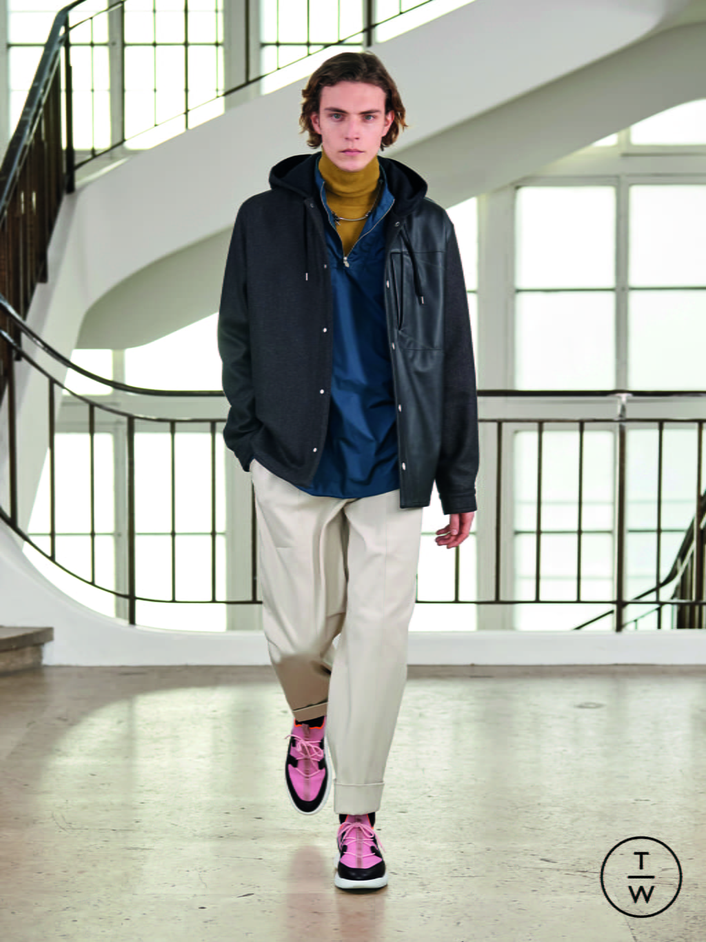 Fashion Week Paris Fall/Winter 2021 look 4 from the Hermès collection menswear