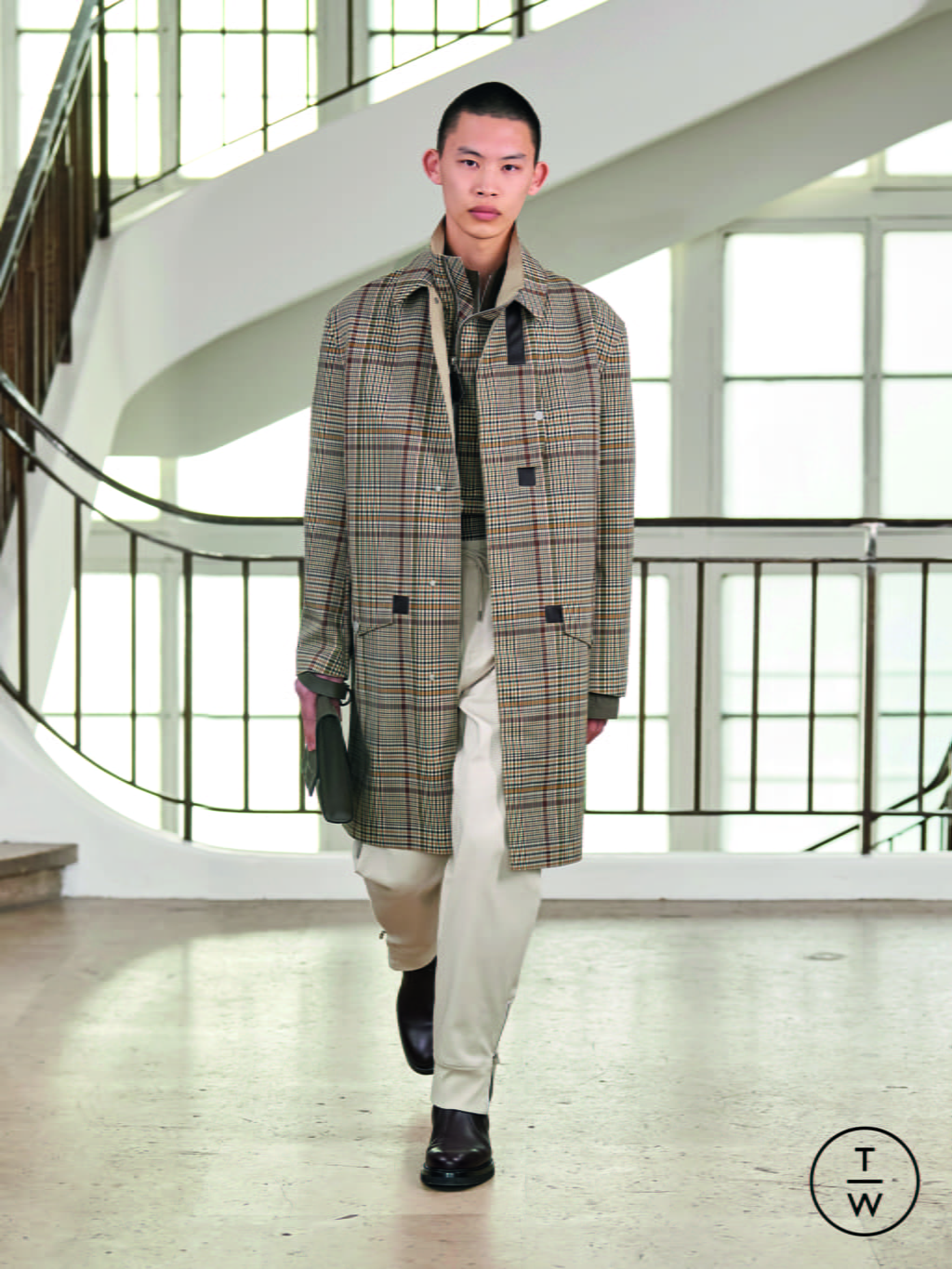 Fashion Week Paris Fall/Winter 2021 look 11 de la collection Hermès menswear