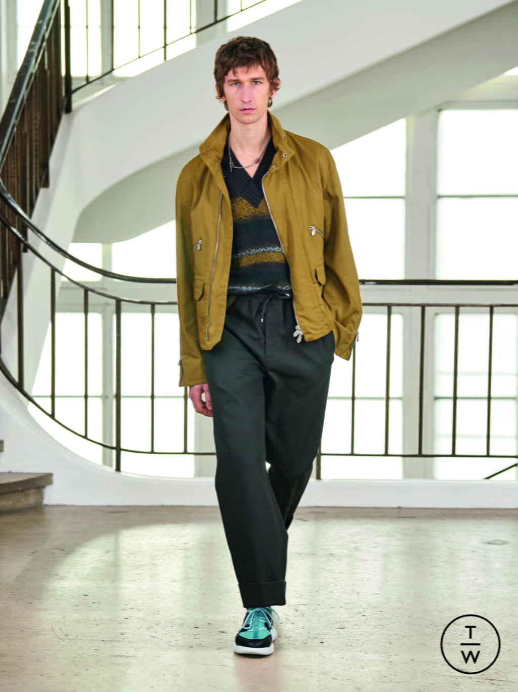 Fashion Week Paris Fall/Winter 2021 look 13 from the Hermès collection menswear
