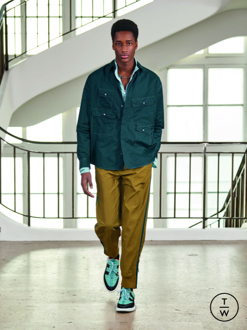 Fashion Week Paris Fall/Winter 2021 look 14 from the Hermès collection menswear