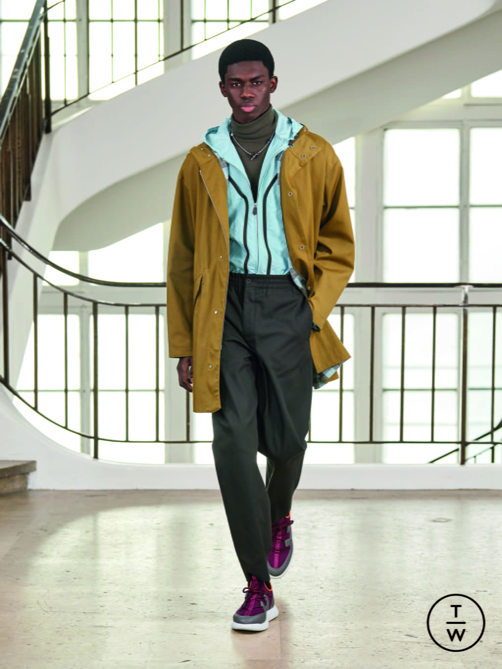 Fashion Week Paris Fall/Winter 2021 look 16 from the Hermès collection 男装