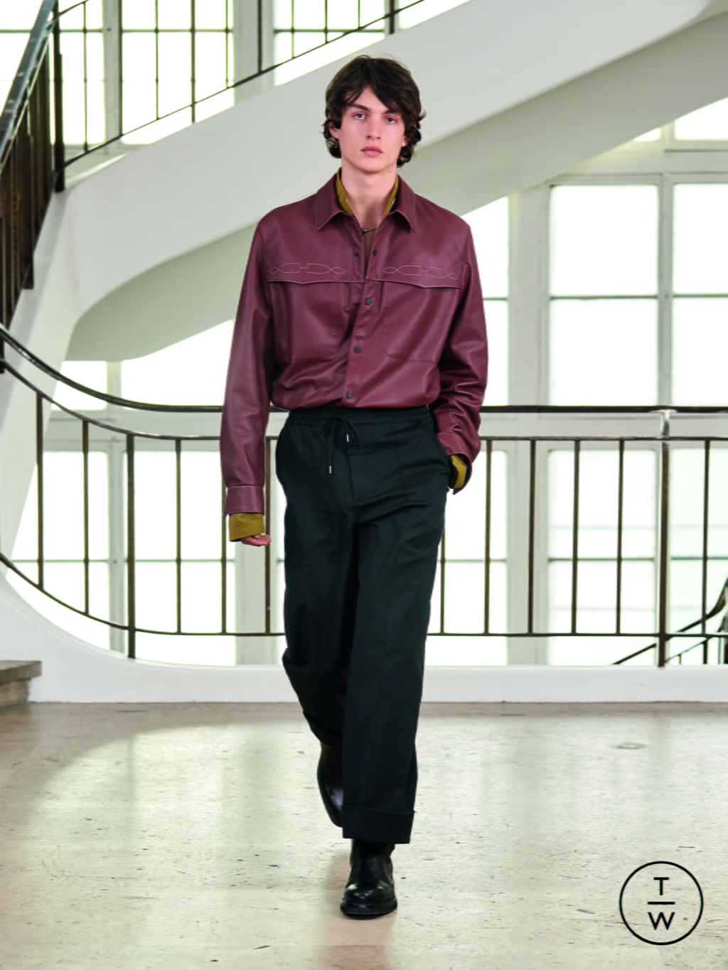 Fashion Week Paris Fall/Winter 2021 look 20 from the Hermès collection menswear