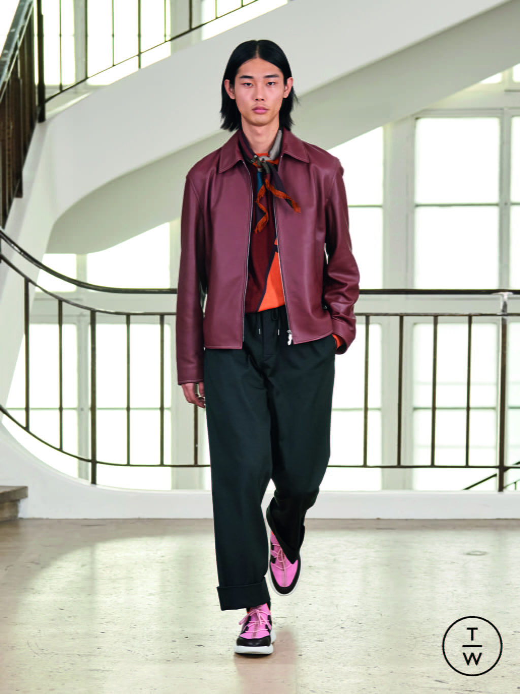 Fashion Week Paris Fall/Winter 2021 look 21 from the Hermès collection 男装