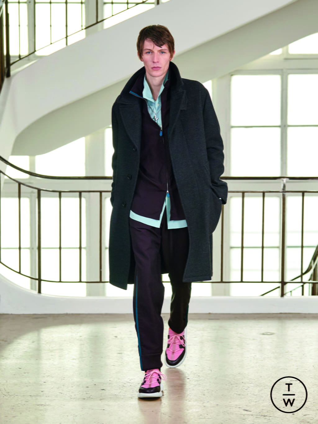 Fashion Week Paris Fall/Winter 2021 look 32 from the Hermès collection menswear