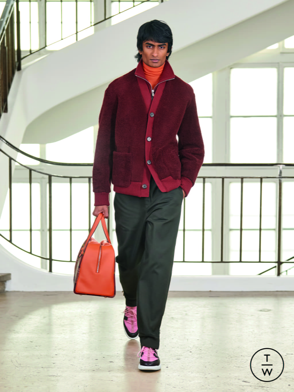 Fashion Week Paris Fall/Winter 2021 look 33 from the Hermès collection menswear