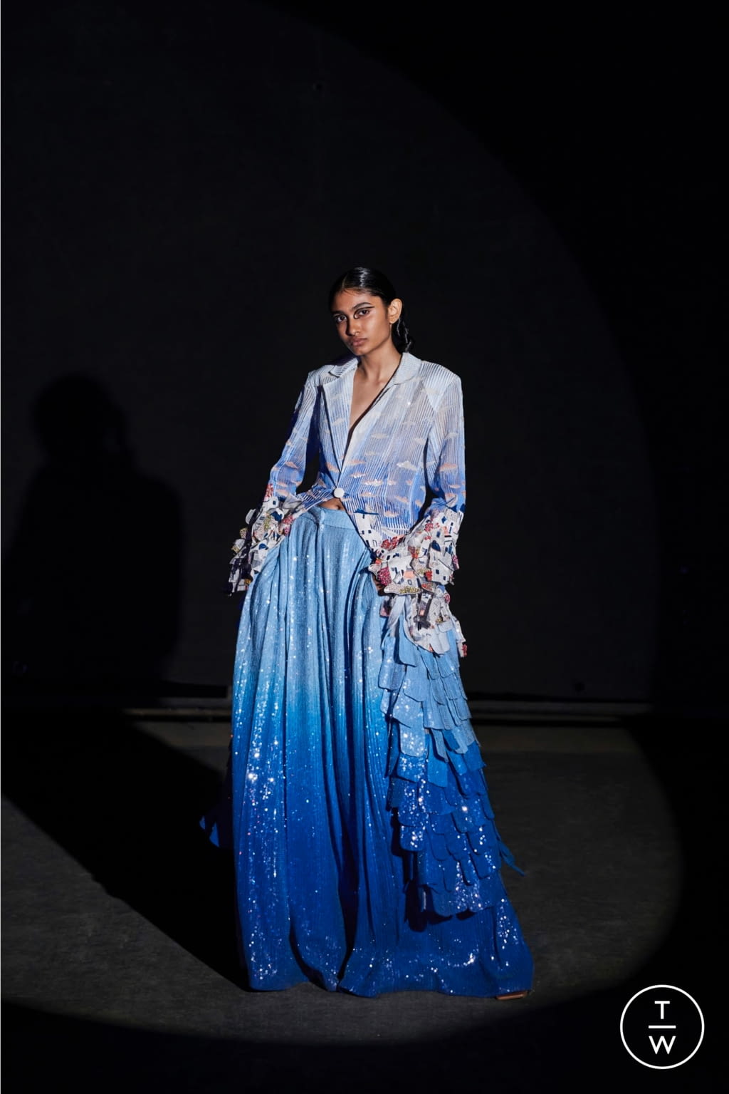 Fashion Week Paris Fall/Winter 2021 look 8 de la collection Rahul Mishra couture