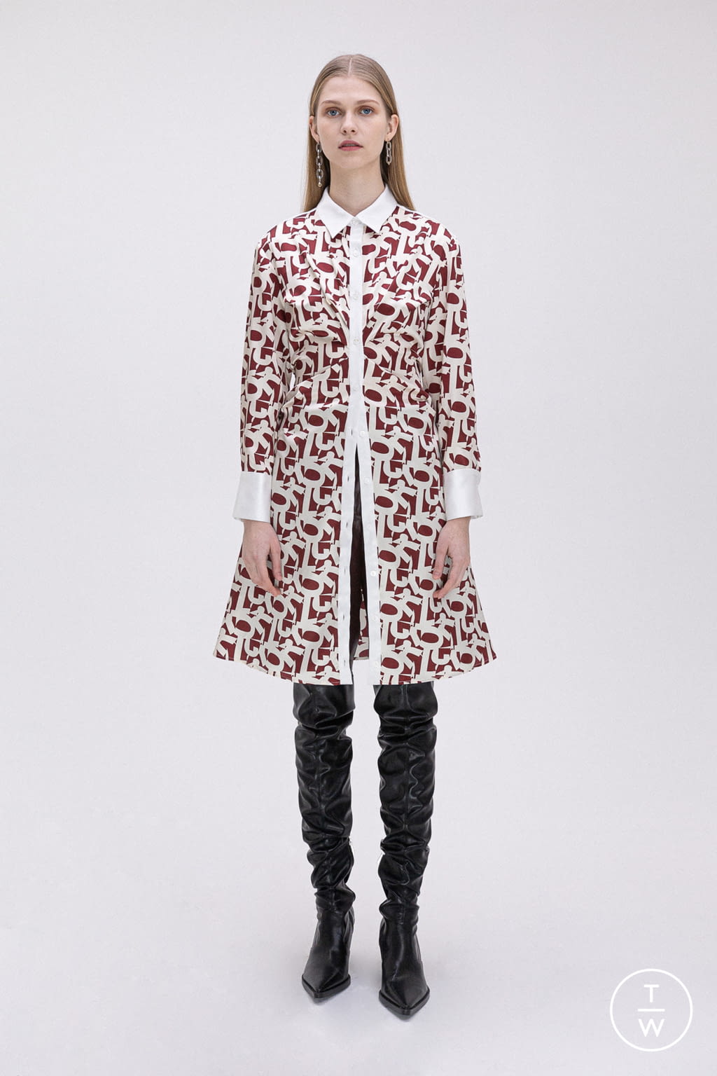 Fashion Week New York Fall/Winter 2021 look 16 de la collection Loring womenswear