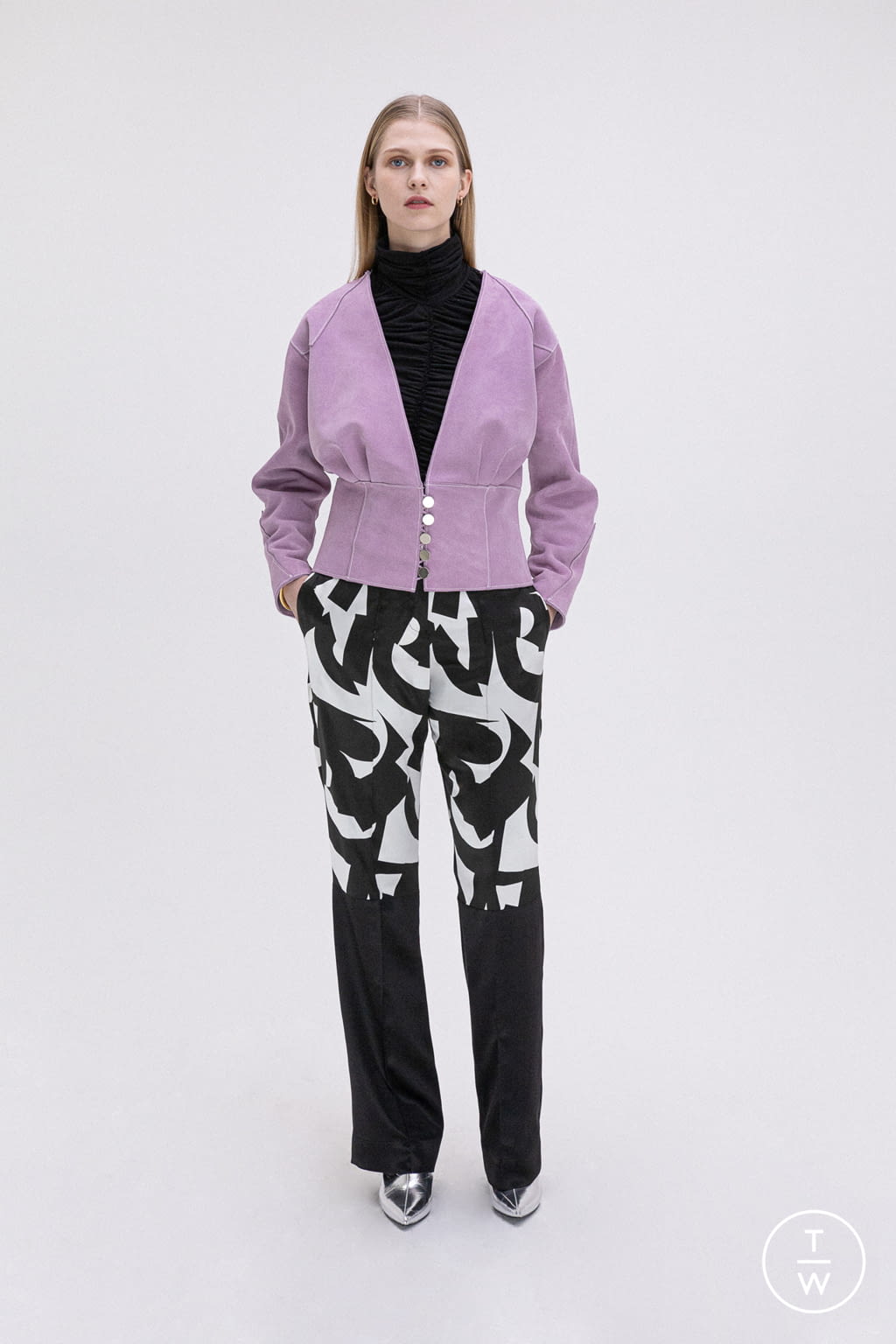 Fashion Week New York Fall/Winter 2021 look 18 de la collection Loring womenswear