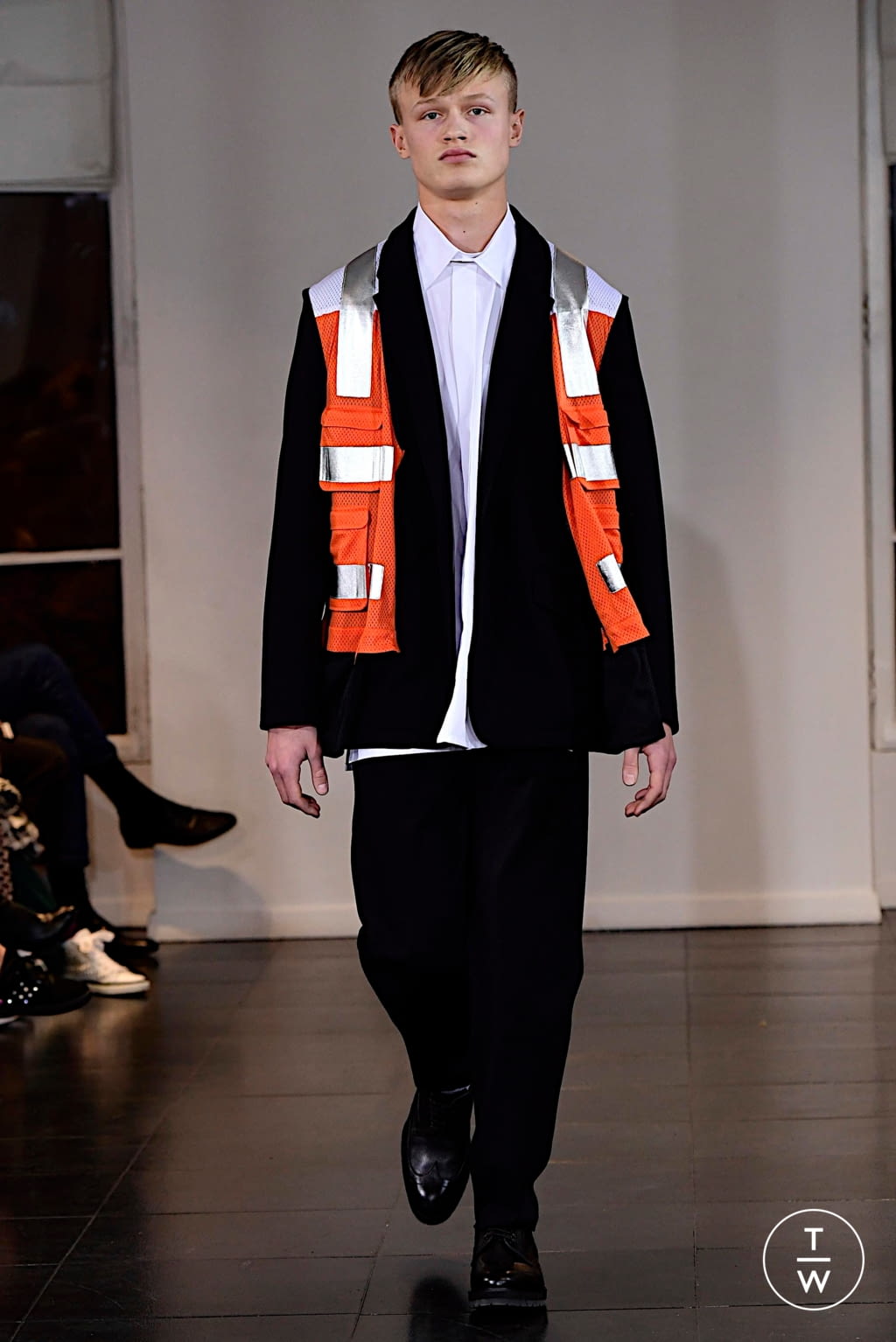 Fashion Week Paris Fall/Winter 2019 look 10 from the Louis Gabriel Nouchi collection 男装