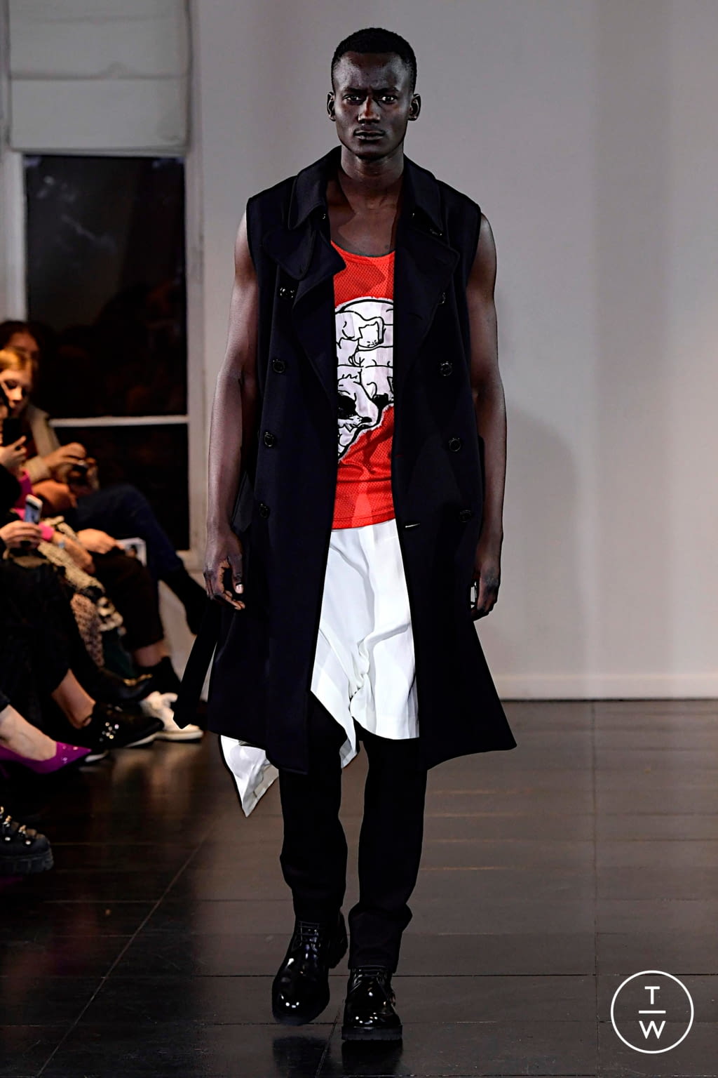 Fashion Week Paris Fall/Winter 2019 look 14 from the Louis Gabriel Nouchi collection 男装