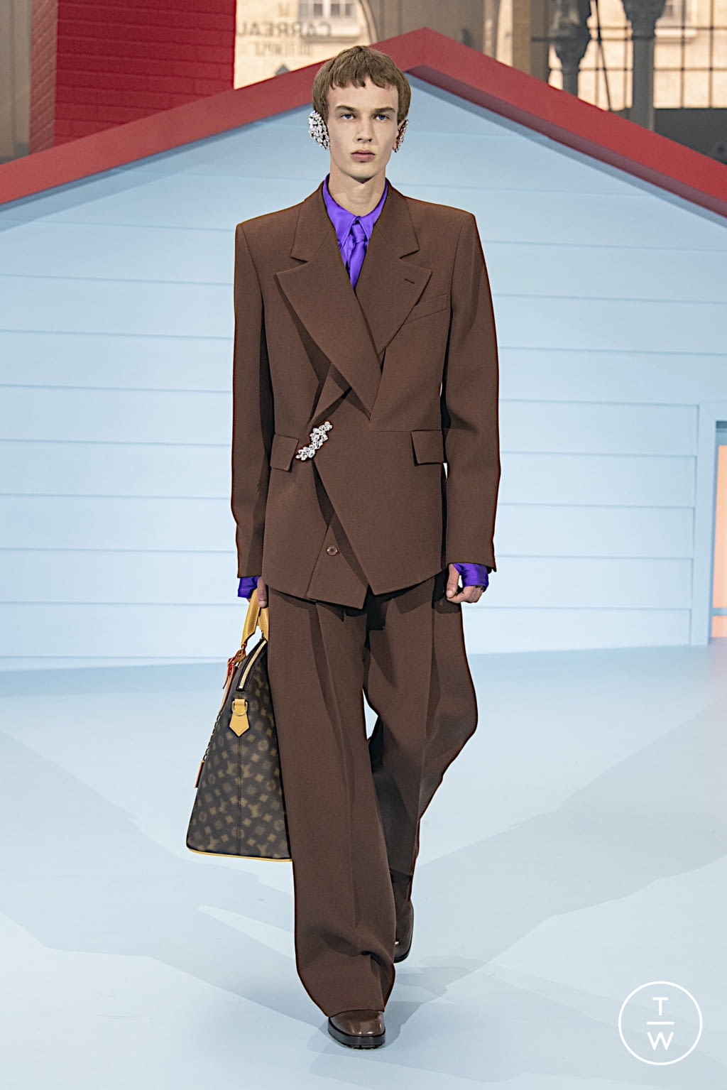 Fashion Week Paris Fall/Winter 2022 look 13 from the Louis Vuitton collection menswear
