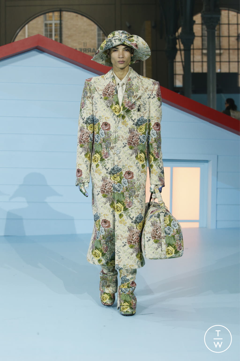 Fashion Week Paris Fall/Winter 2022 look 44 from the Louis Vuitton collection 男装