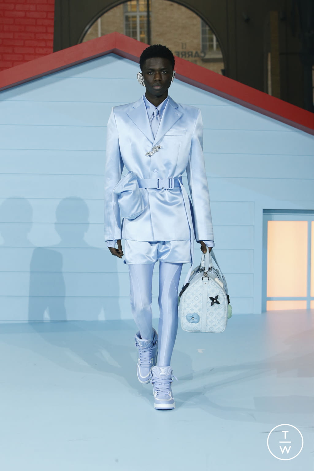 Fashion Week Paris Fall/Winter 2022 look 45 from the Louis Vuitton collection menswear