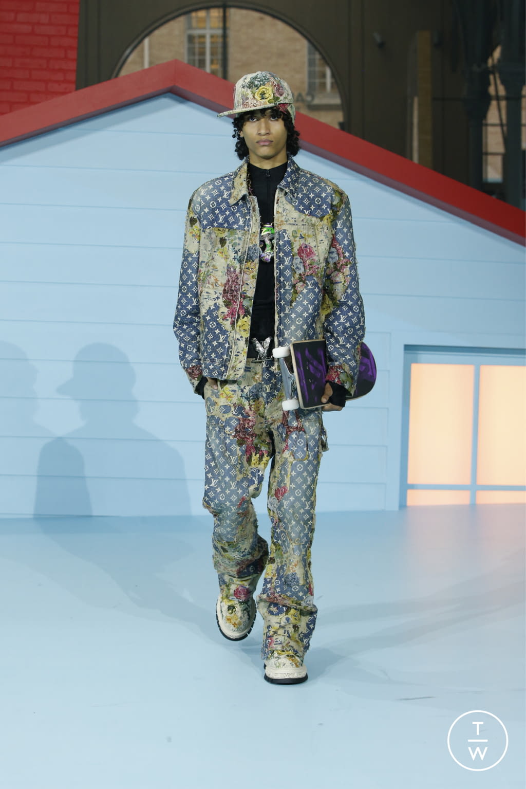 Fashion Week Paris Fall/Winter 2022 look 47 from the Louis Vuitton collection menswear