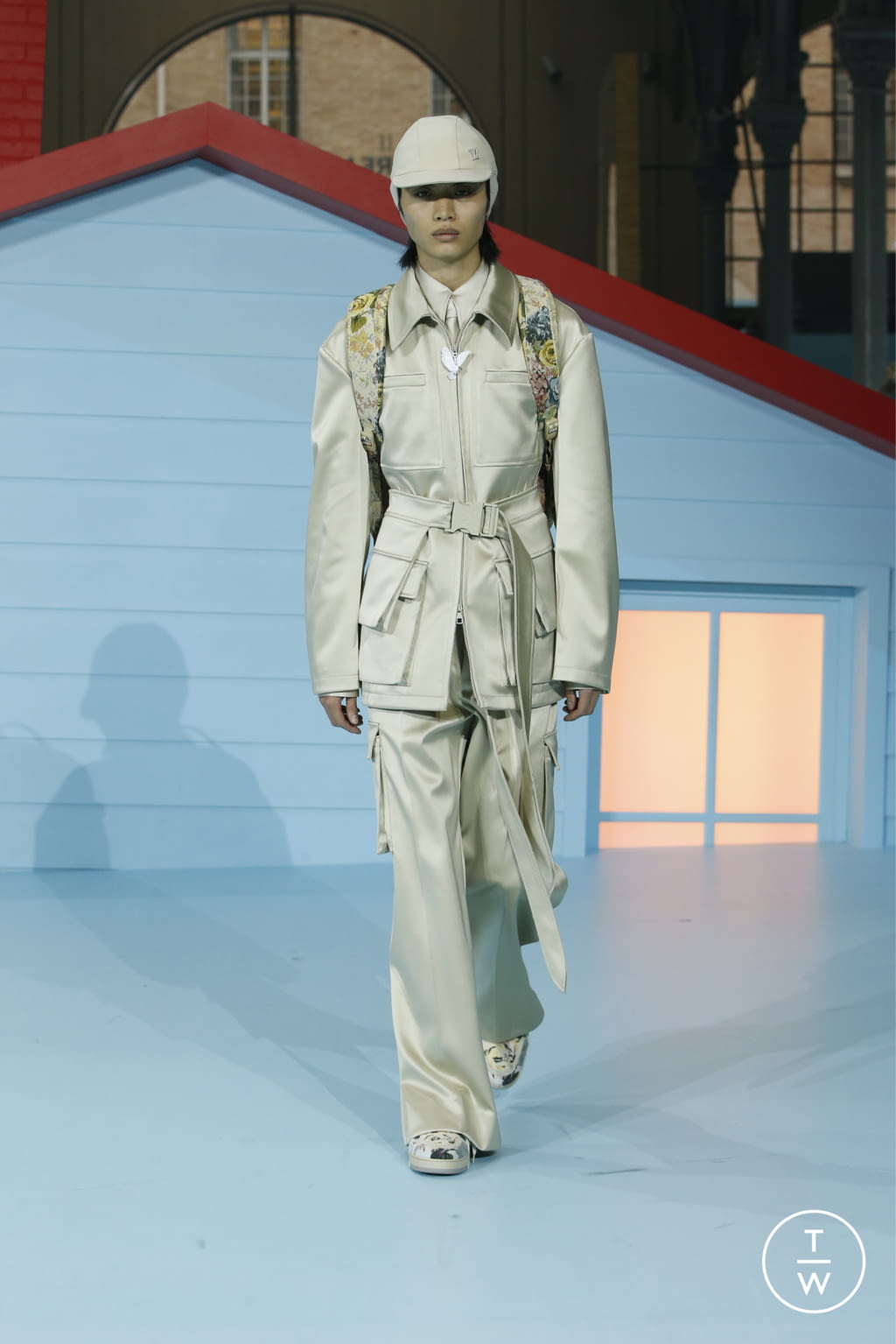 Fashion Week Paris Fall/Winter 2022 look 48 from the Louis Vuitton collection menswear