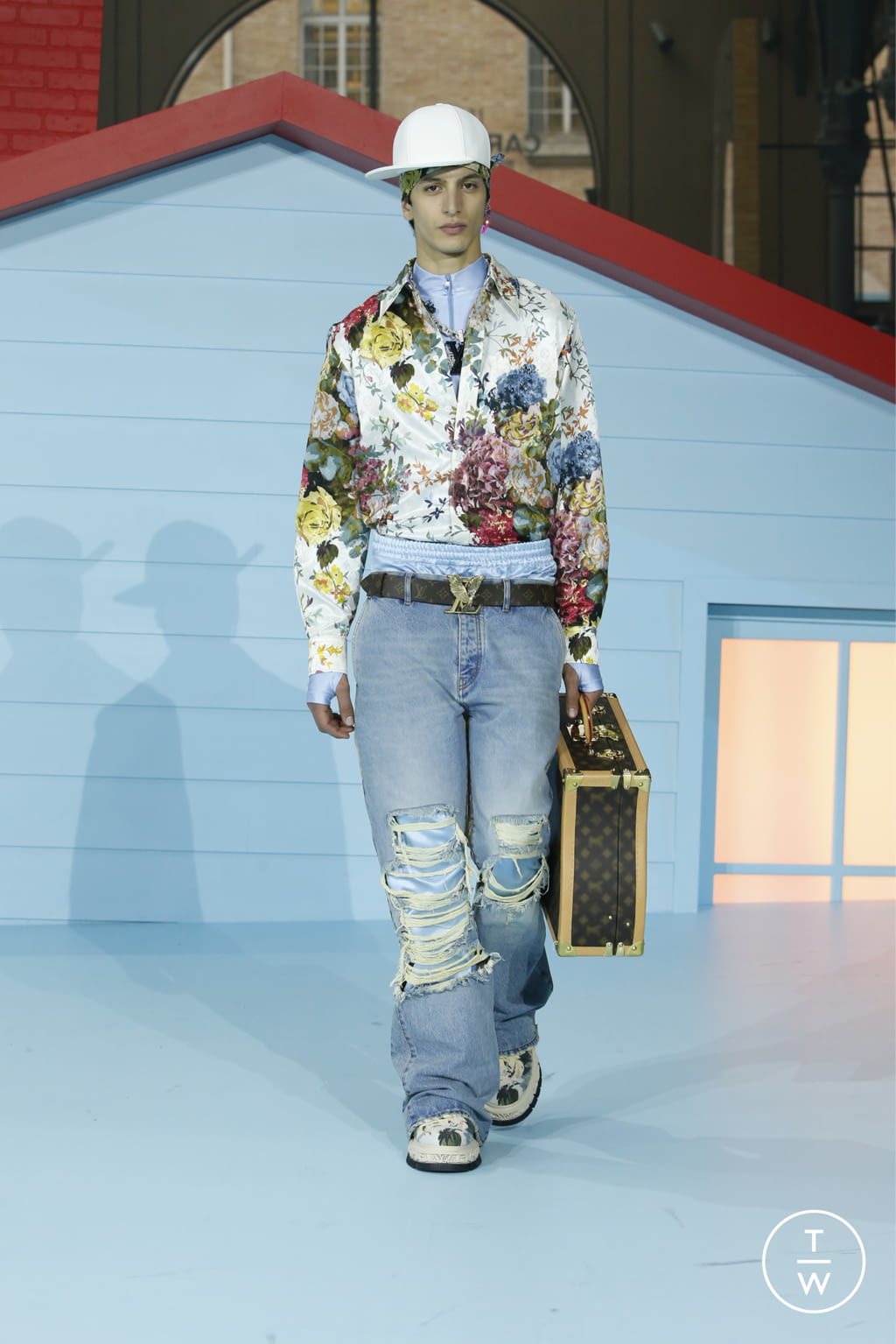 Fashion Week Paris Fall/Winter 2022 look 50 from the Louis Vuitton collection 男装