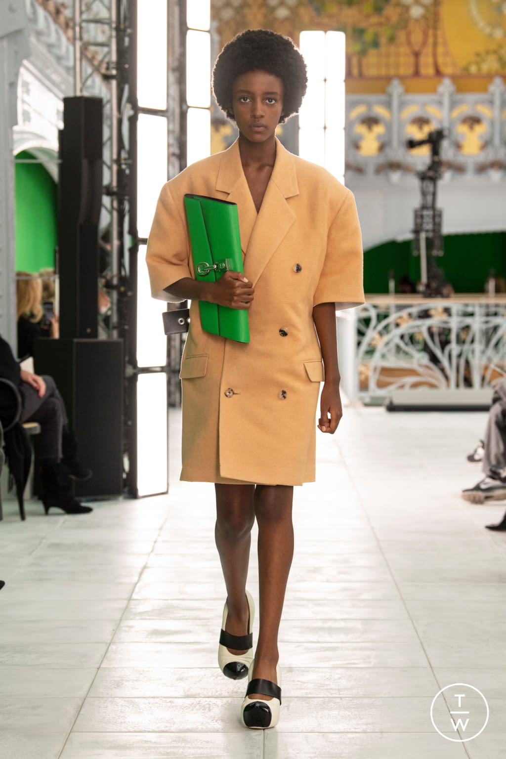 Fashion Week Paris Spring/Summer 2021 look 5 from the Louis Vuitton collection womenswear
