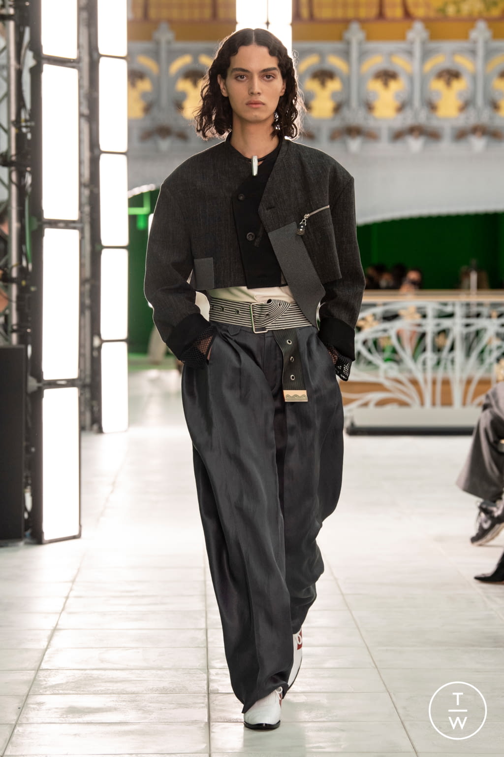 Fashion Week Paris Spring/Summer 2021 look 8 from the Louis Vuitton collection 女装