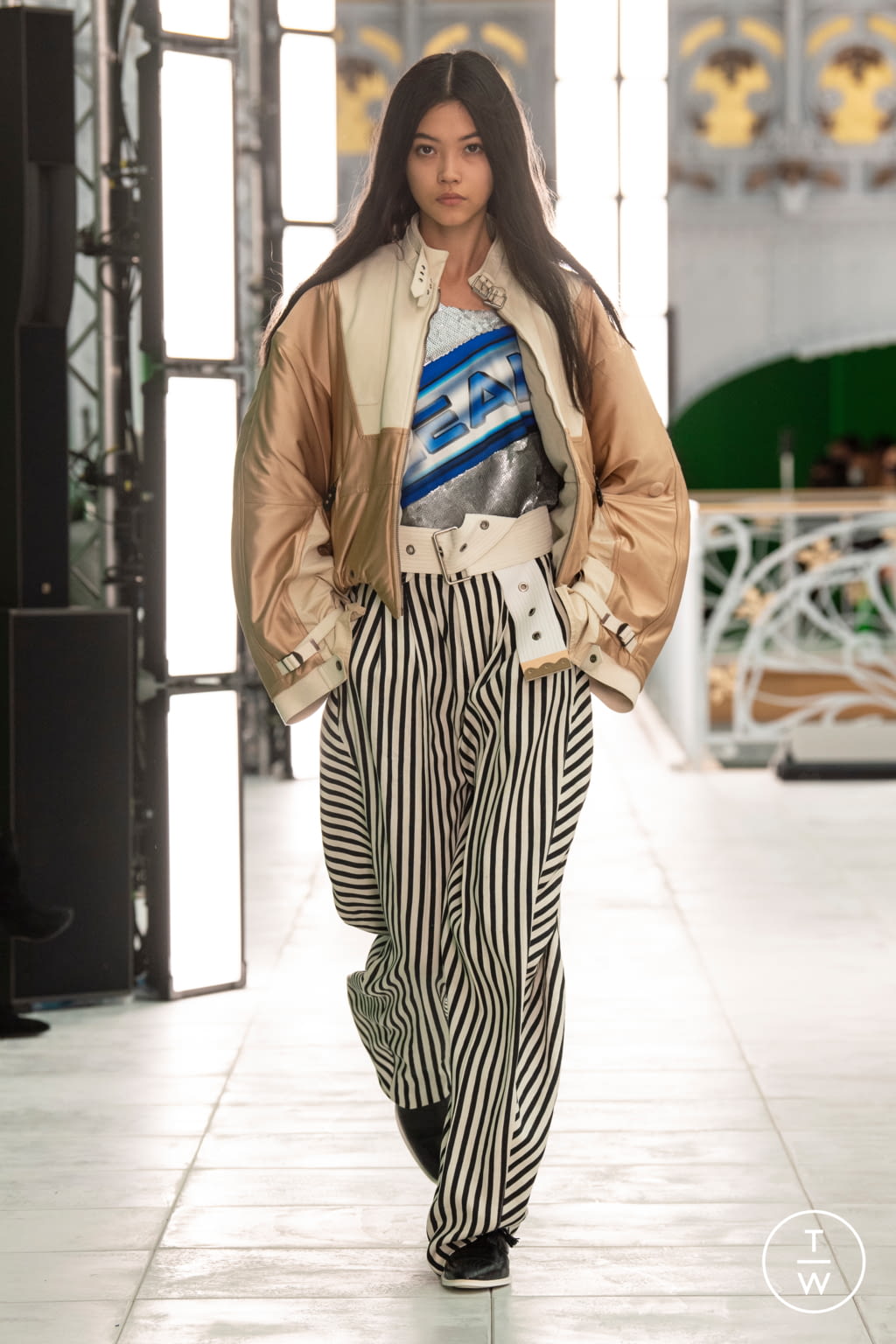 Fashion Week Paris Spring/Summer 2021 look 11 from the Louis Vuitton collection womenswear