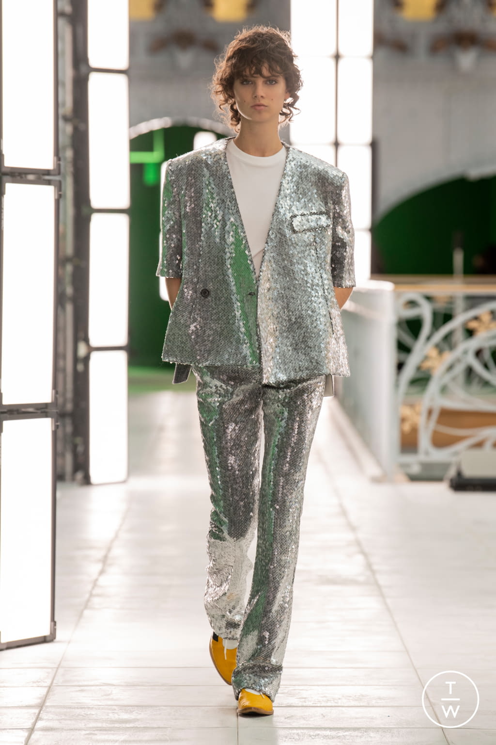 Fashion Week Paris Spring/Summer 2021 look 16 de la collection Louis Vuitton womenswear