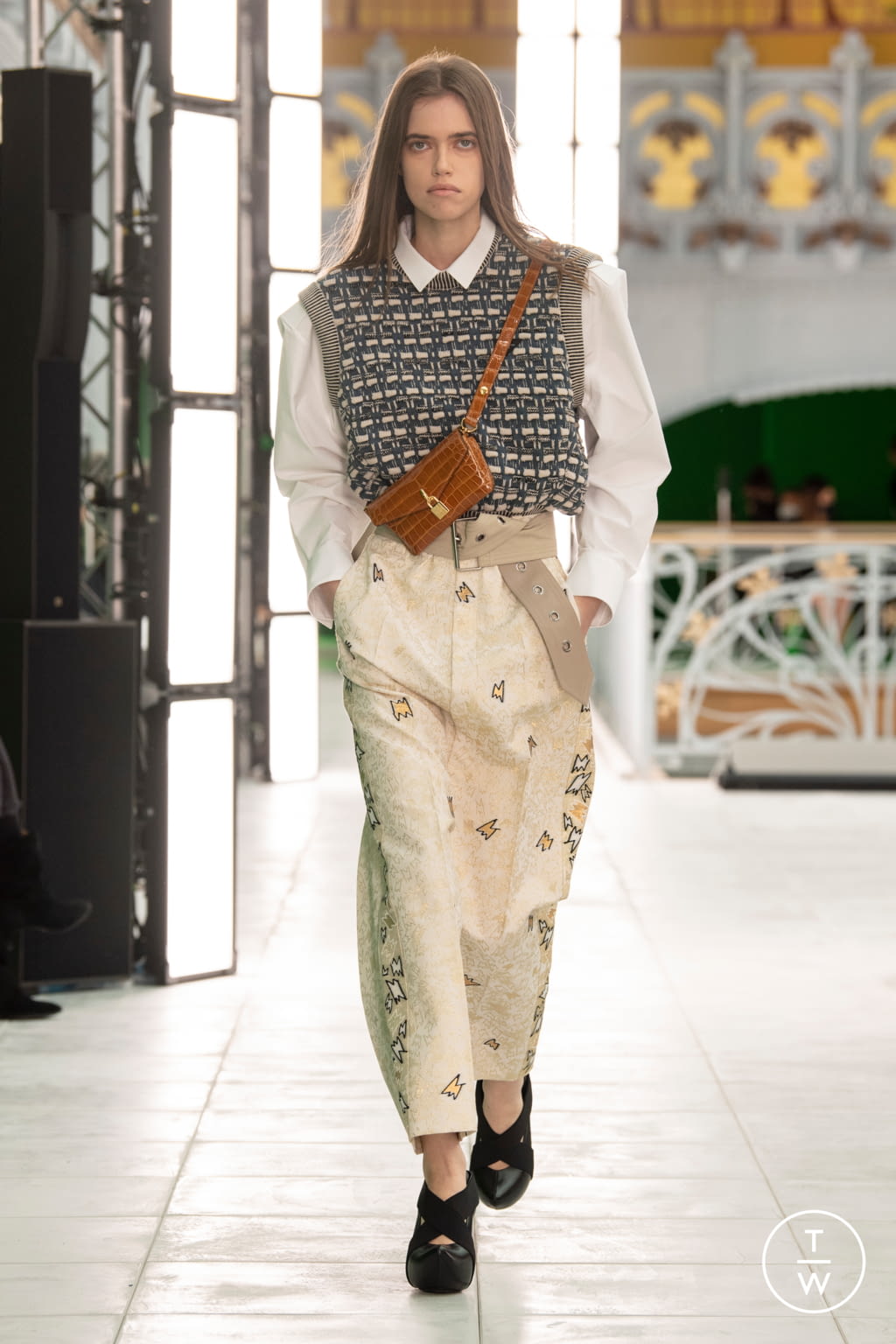 Fashion Week Paris Spring/Summer 2021 look 24 from the Louis Vuitton collection womenswear