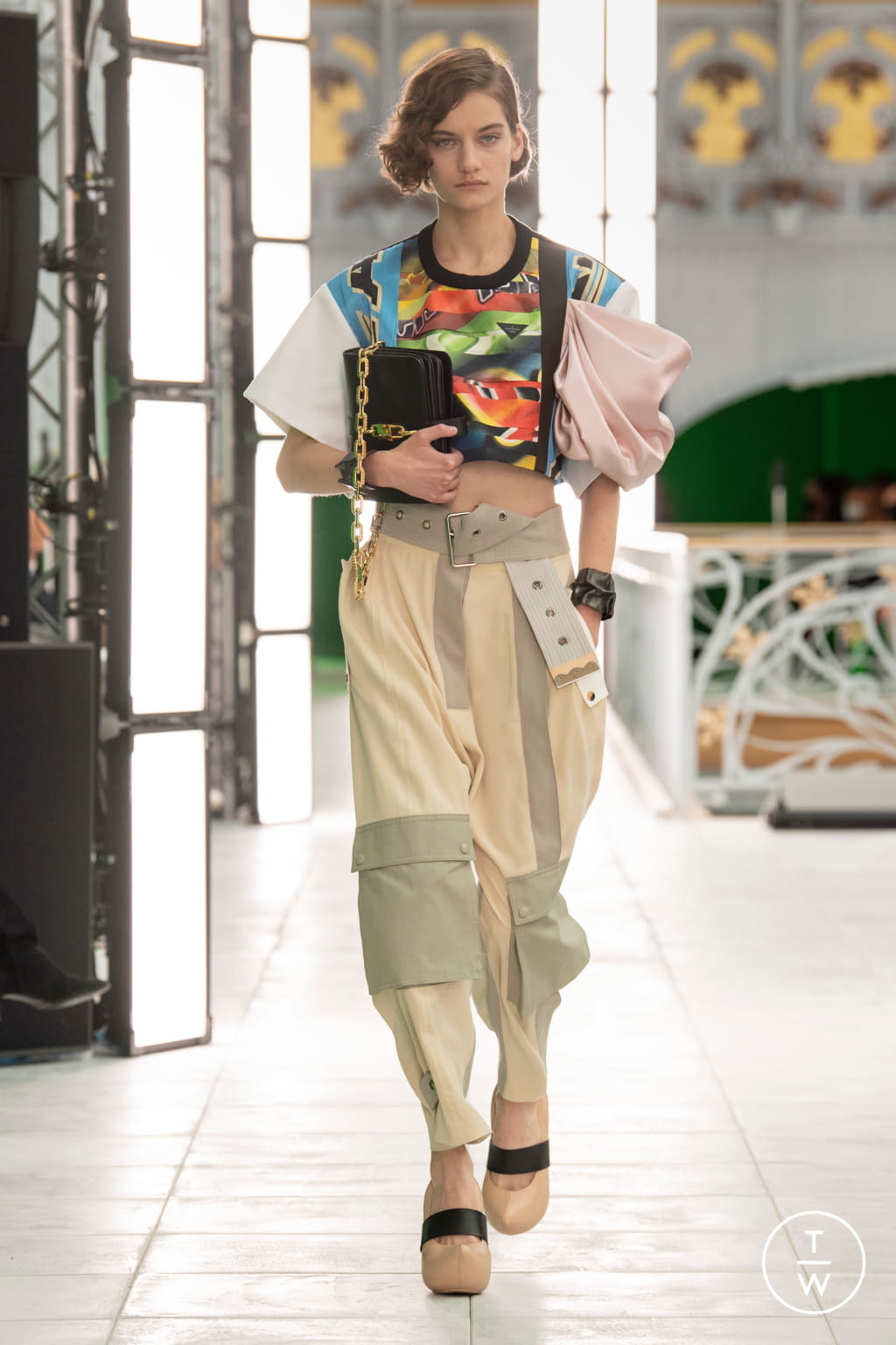 Fashion Week Paris Spring/Summer 2021 look 36 from the Louis Vuitton collection womenswear
