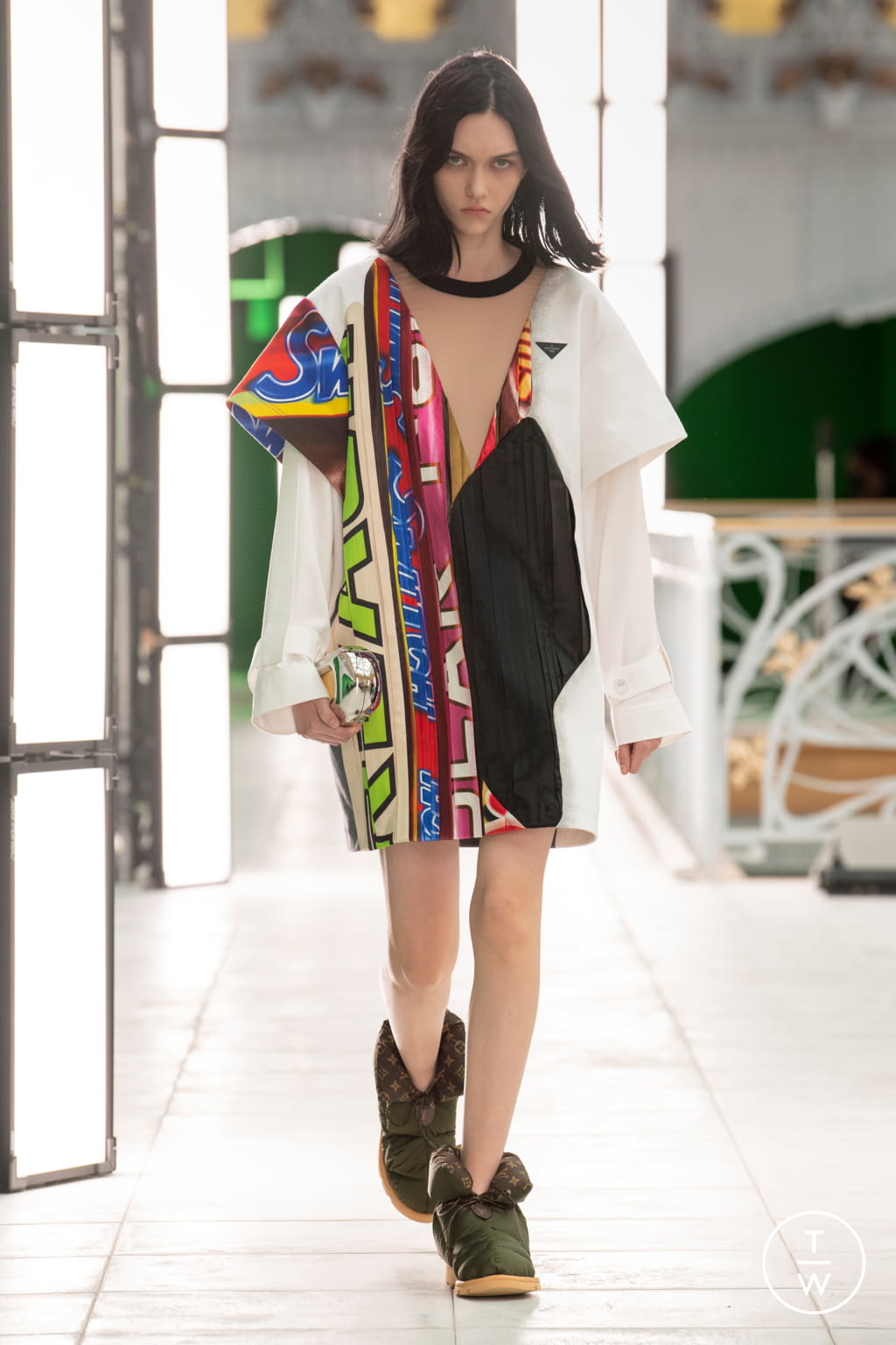 Fashion Week Paris Spring/Summer 2021 look 39 from the Louis Vuitton collection 女装