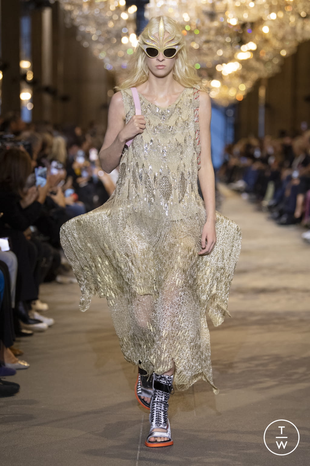 Fashion Week Paris Spring/Summer 2022 look 2 from the Louis Vuitton collection womenswear