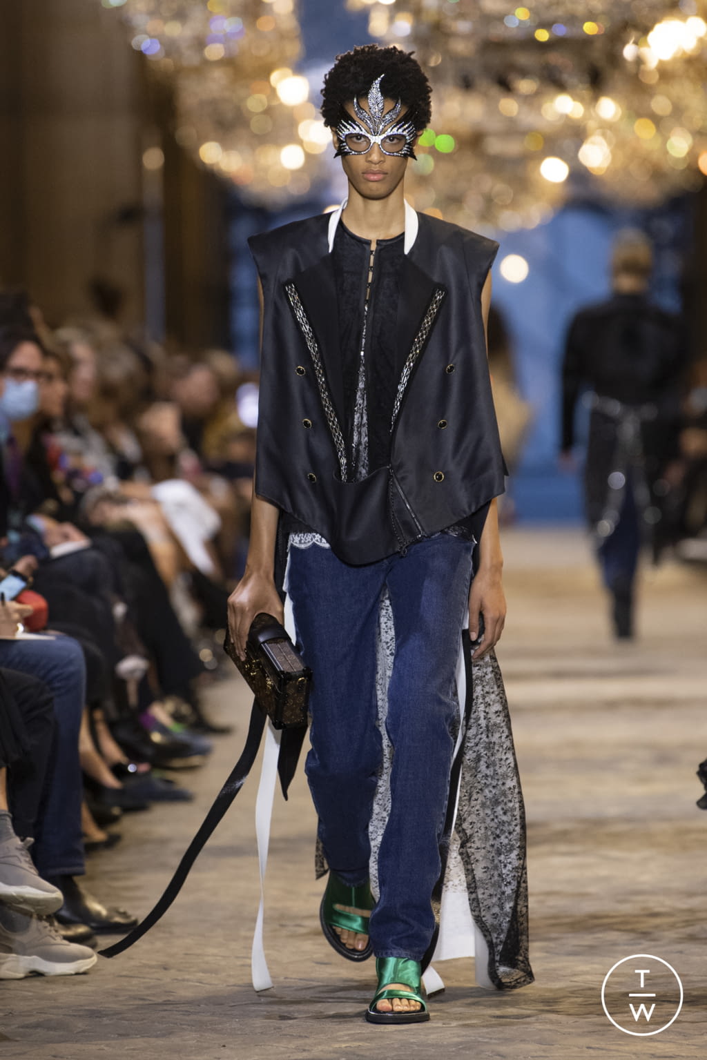 Fashion Week Paris Spring/Summer 2022 look 10 from the Louis Vuitton collection womenswear