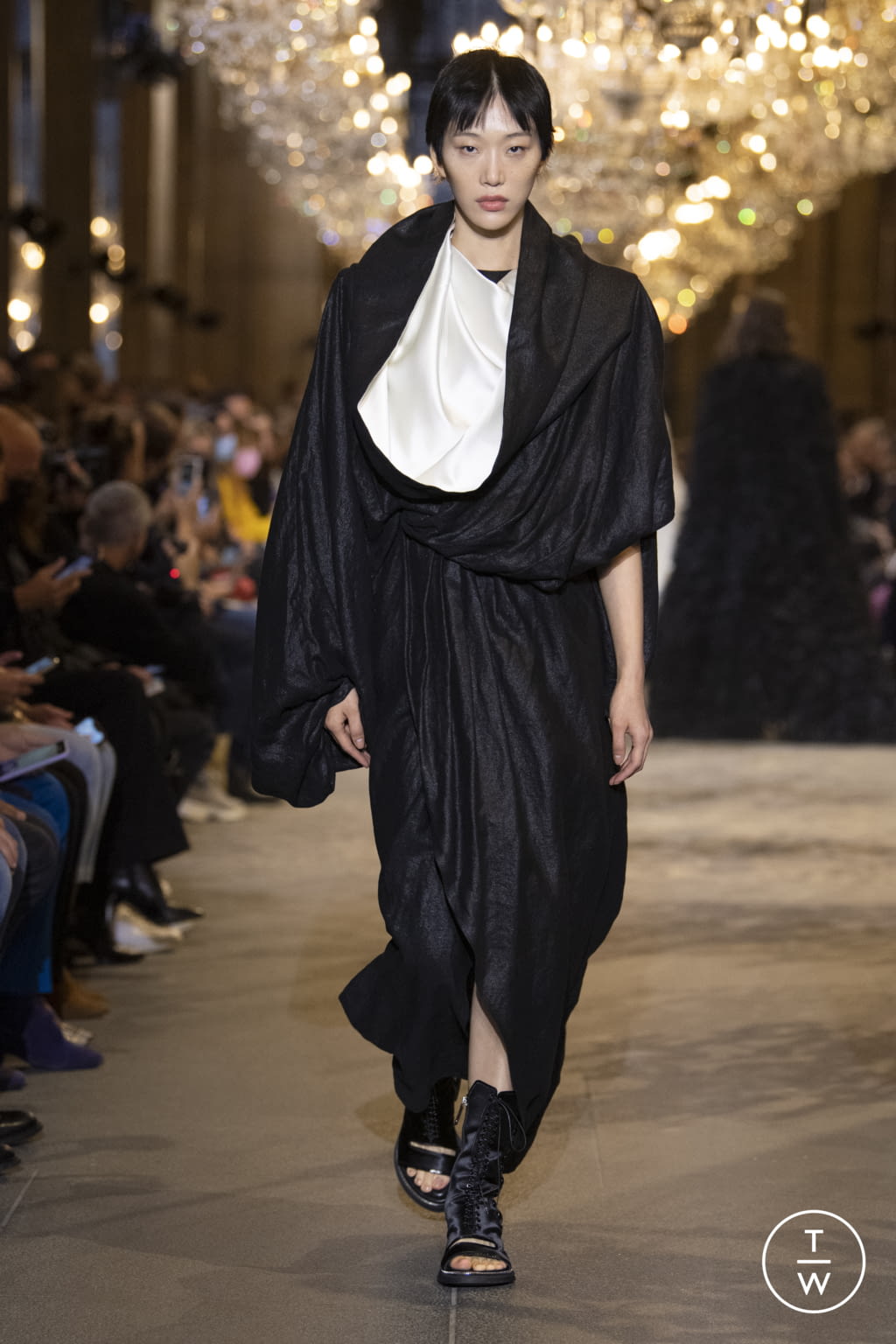Fashion Week Paris Spring/Summer 2022 look 34 de la collection Louis Vuitton womenswear